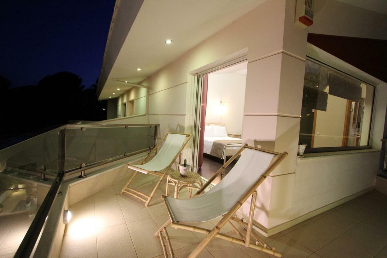 Aerides Luxury Villa PalaiónTsiflíkion Buitenkant foto